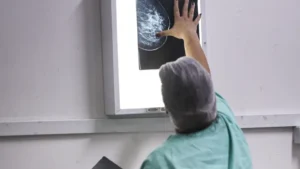 Da Redação 15 enamed-sera-requisito-para-exercicio-da-medicina-no-brasil-tvt-news