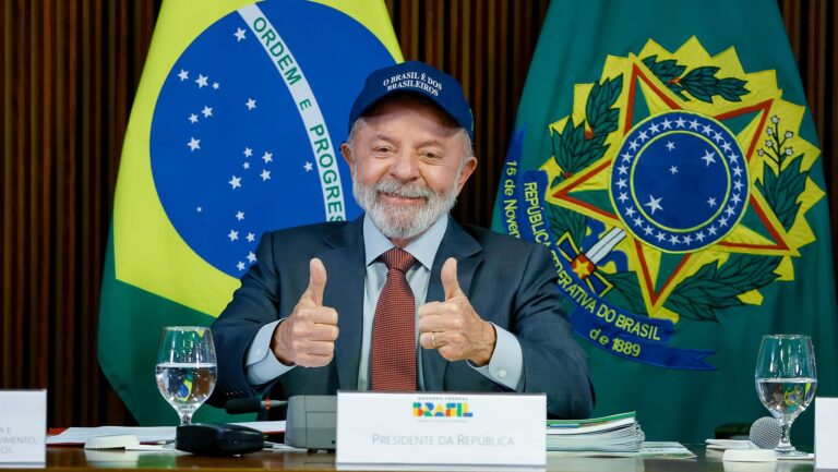 pesquisas-datafolha-atlasintel-e-quaest-atualizam-cenario-eleitoral-presidente-da-republica-luiz-inacio-lula-da-silva-durante-convencao-da-federacao-brasil-da-esperanca-tarifaco-em-artigo-no-washington-post-lula-critica-postura-dos-eua-brasil-nega-visto-para-servidores-dos-eua-que-queriam-monitorar-urnas-haddad-marina-silva-simone-tebet-presidente-lula-durante-posse-da-nova-diretoria-do-sindicato-dos-metalurgicos-do-abc-em-sao-bernardo-do-campo-sp-damasceno-foto-ricardo-stuckert-tvt-news