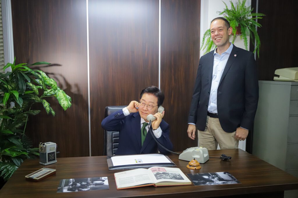 metalurgicos-do-abc-recebem-presidente-da-republica-da-coreia-do-sul-na-sede-do-sindicato-tvt-news-presidente-da-republica-da-coreia-do-sul-smabc