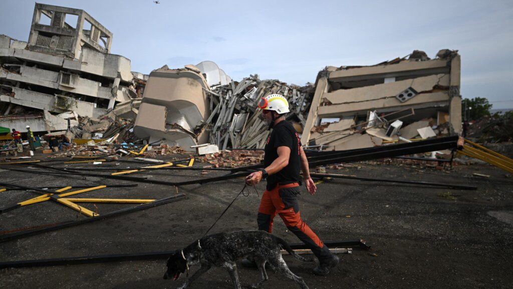 sobe-para-2-595-numero-de-mortos-em-terremotos-na-venezuela-terremoto-na-venezuela-vitimas-na-venezuela-imagens-terremoto-na-venezeula-tvt-news