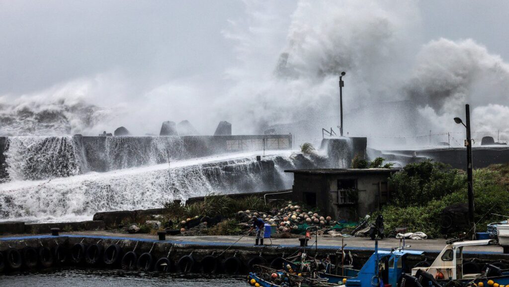 tufao-bavi-provoca-15-mortes-nas-filipinas-e-deixa-taiwan-em-alerta-tvt-news
