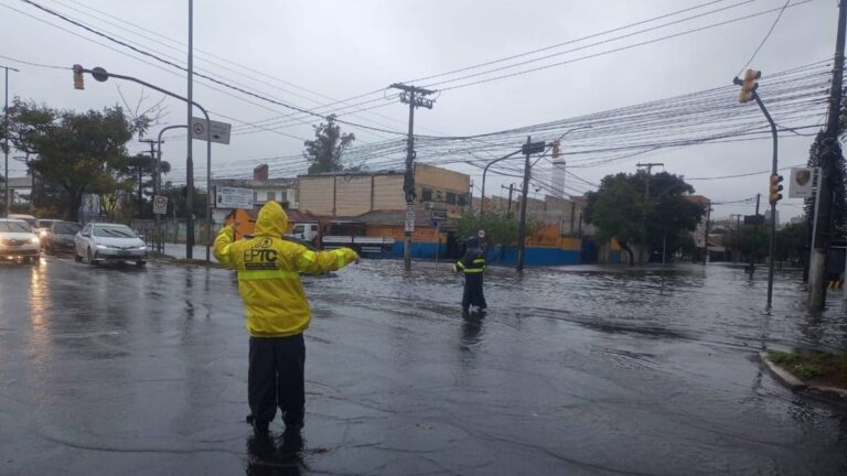 tempestades-atingem-rio-grande-do-sul-a-partir-desta-quinta-feira-em-areas-sujeitas-a-inundacoes-ha-ainda-potencial-para-perdas-de-infraestrutura-foto-prefeitura-poa-divulgacao-tvt-news