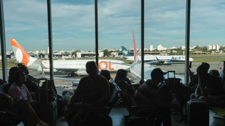 TVTNews 9 sociedade-se-mobiliza-contra-flexibilizacao-de-horarios-em-congonhas-companhias-querem-ampliar-horario-de-funcionamento-do-aeroporto-foto-paulo-pinto-agencia-brasil-tvt-news