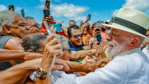 lula-lidera-contra-flavio-bolsonaro-em-eventual-2-turno-aponta-pesquisa-atlas-bloomberg-tvt-news