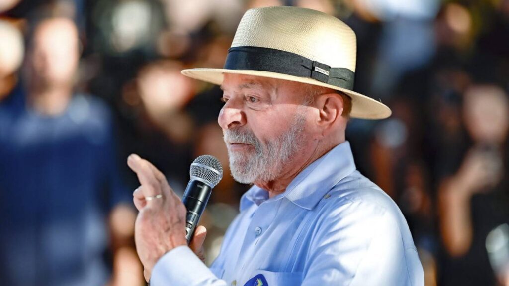 Melhora na aprovação do governo e desgaste de Flávio apontam favoritismo de Lula "Vemos um movimento lento, mas permanente, favorável ao presidente Lula", afirma analista. Foto: Ricardo Stuckert/PR TVT News