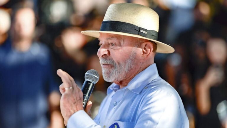 Melhora na aprovação do governo e desgaste de Flávio apontam favoritismo de Lula "Vemos um movimento lento, mas permanente, favorável ao presidente Lula", afirma analista. Foto: Ricardo Stuckert/PR TVT News