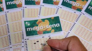 mega-sena-deixa-de-ter-sorteios-aos-sabados-caixa-transfere-para-domingo-apostadores-poderao-registrar-apostas-simples-para-os-concursos-de-domingo-ate-as-22h-de-sabado-foto-arquivo-agencia-brasil-tvt-news
