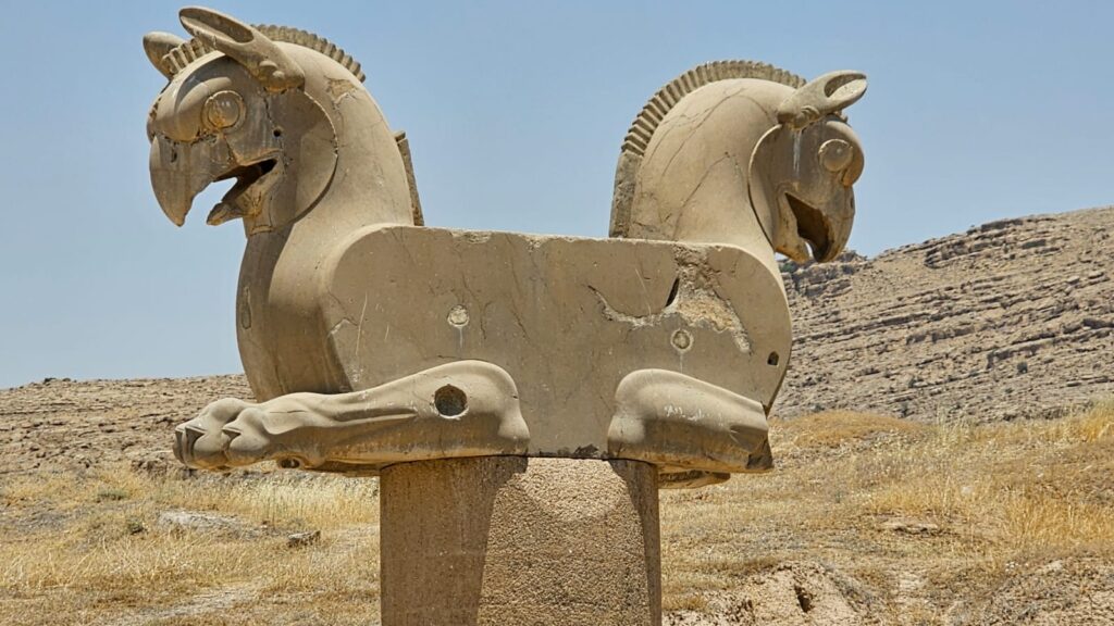 persepolis-terra-do-povo-persa-cenario-da-grandeza-dos-reis-dario-e-ciro-foto-laura-capriglione