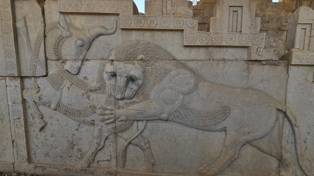 persepolis-terra-do-povo-persa-cenario-da-grandeza-dos-reis-dario-e-ciro-foto-laura-capriglione