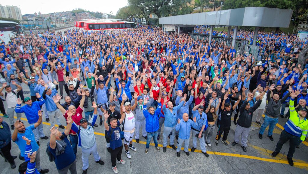 Trabalhadores na Volkswagen Anchieta aprovam calendário de produção para 2026 com horas extras remuneradas e aumento na PLR 1 trabalhadores-na-volkswagen-anchieta-aprovam-calendario-de-producao-para-2026-com-horas-extras-remuneradas-e-aumento-na-plr-tvt-news