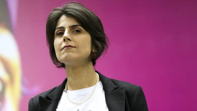 coletivo-nacional-de-mulheres-petroleiras-da-fup-repudia-violencia-politica-de-genero-contra-manuela-davila-foto-marcelo-camargo-agencia-brasil