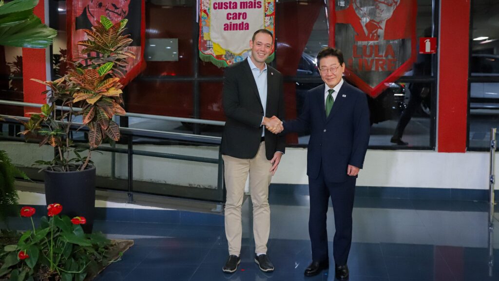 metalurgicos-do-abc-recebem-presidente-da-republica-da-coreia-do-sul-na-sede-do-sindicato-tvt-news-presidente-da-republica-da-coreia-do-sul-smabc