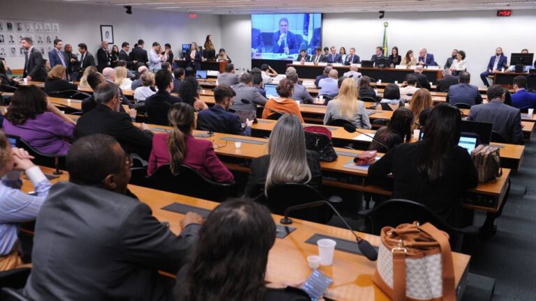 TVTNews 7 reducao-da-maioridade-penal-deve-ser-discutida-em-novembro-comissao-especial-foi-instalada-nesta-quarta-12-foto-renato-araujo-camara-dos-deputados-tvt-news