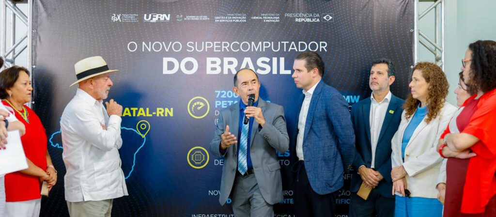 Lula anuncia supercomputador para inteligência artificial brasileira 2 lula-anuncia-supercomputador-para-inteligencia-artificial-brasileira-nuvem-brasileira-supercomputador-de-inteligencia-artificial-brasileira-devera-alcancar-aproximadamente-7-200-petaflops1-cerca-de-7-2-quintilhoes-de-operacoes-matematicas-por-segundo-tvt-news