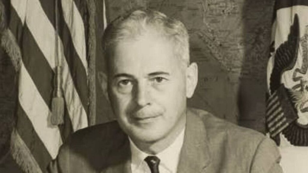 ufrj-revoga-titulo-honoris-causa-de-embaixador-americano-gordon-teria-participado-do-planejamento-do-golpe-de-1964-foto-reproducao-tvt-news