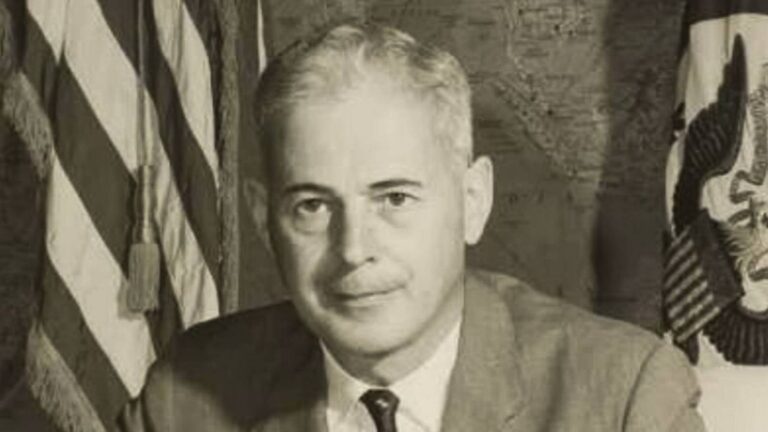 ufrj-revoga-titulo-honoris-causa-de-embaixador-americano-gordon-teria-participado-do-planejamento-do-golpe-de-1964-foto-reproducao-tvt-news