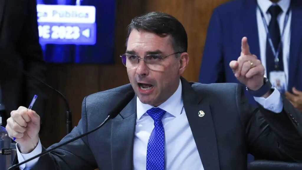 flavio-bolsonaro-candidato-a-presidencia-da-republica-articula-ofensiva-para-impedir-o-avanco-da-proposta-que-acaba-com-a-escala-de-trabalho-6x1-antes-das-eleicoes-foto-lula-marques-agencia-brasil