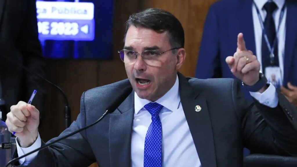 flavio-bolsonaro-critica-stf-mas-caso-de-rachadinha-foi-beneficiado-por-decisoes-monocraticas