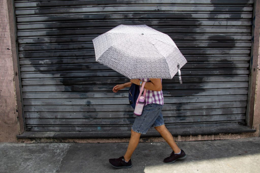 Veranico leva temperaturas de até 42°C a regiões do Brasil e aumenta alerta para tempo seco 1 veranico-leva-temperaturas-de-ate-42c-a-regioes-do-brasil-e-aumenta-alerta-para-tempo-seco-calor-intenso-em-sao-paulo-18-02-2024-foto-emanuela-godoy-tvt-news-tvt-news