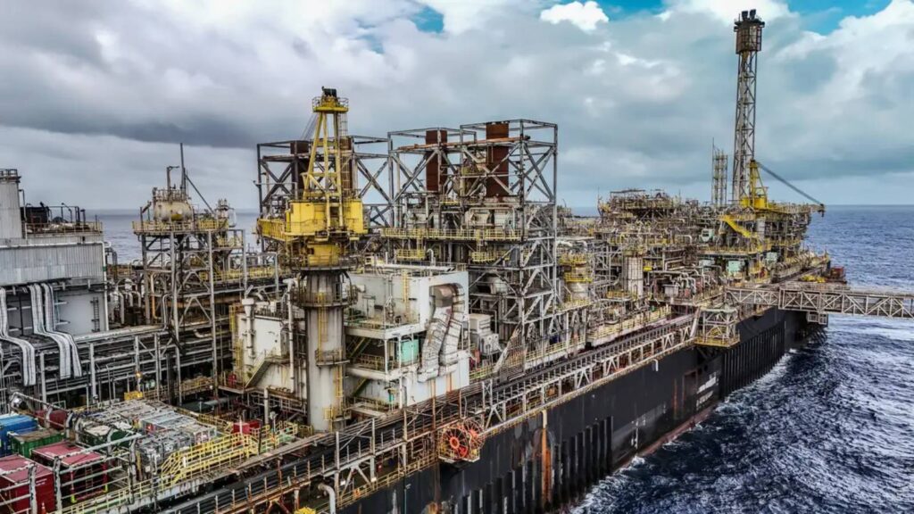 tupi-pioneiro-do-pre-sal-chega-ao-recorde-de-4-bilhoes-de-barris-media-de-producao-superou-1-milhao-de-barris-de-oleo-por-dia-em-mais-de-uma-oportunidade-foto-rafa-neddermeyer-agencia-brasil-tvt-news