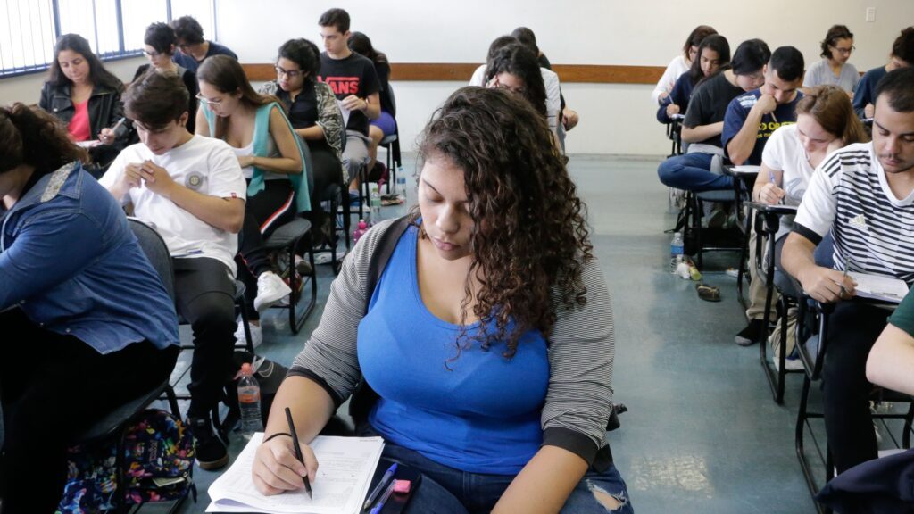 fuvest-publica-lista-de-participantes-do-simulado-habilitados-a-fazerem-a-redacao-tvt-news