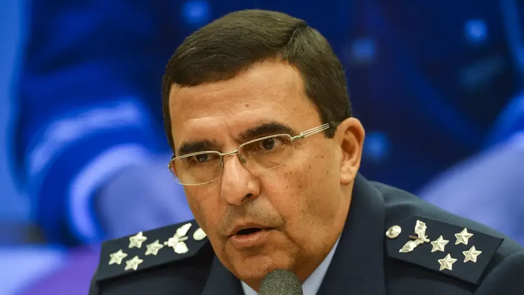 livro-de-comandante-da-aeronautica-confirma-tentativa-de-golpe-de-jair-bolsonaro-em-2022-tenente-brigadeiro-do-ar-carlos-de-almeida-baptista-junior-tvt-news