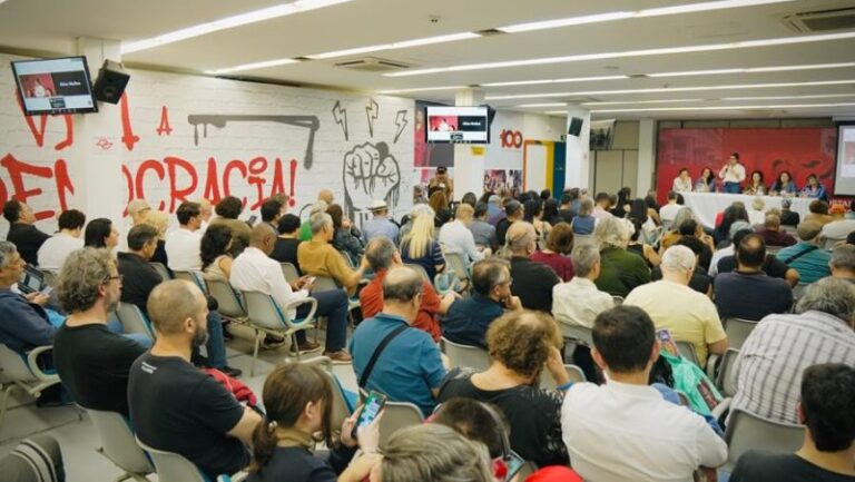 bancarios-rejeitam-proposta-da-fenaban-e-aprovam-paralisacao-na-quinta-feira-20-tvt-news