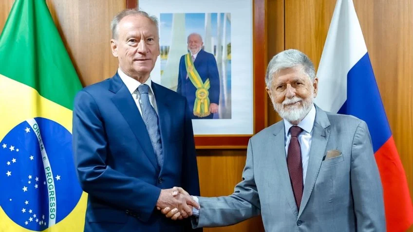 representante-russia-se-encontrou-com-o-ministro-da-defesa-jose-mucio-e-com-o-assessor-especial-da-presidencia-para-assuntos-internacionais-celso-amorim-foto-reproducao-embaixada-da-russia