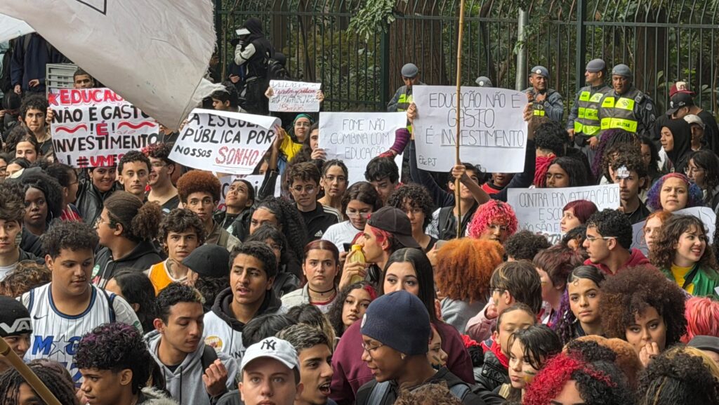 manifestacao-dia-do-estudante- estudantes-contra-tarcisio