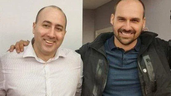 TVTNews 5 fernando-cerimedo-guru-da-extrema-direita-ligado-a-bolsonaro-foi-preso-na-bolivia-apos-ataque-a-ex-companheira-senador-flavio-bolsonaro-tvt-news