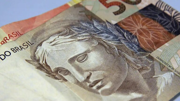 a-ampliacao-da-faixa-de-isencao-do-imposto-de-renda-passou-a-beneficiar-trabalhadores-que-recebem-ate-r-5-mil-por-mes-em-janeiro-deste-ano-foto-marcello-casal-agencia-brasil