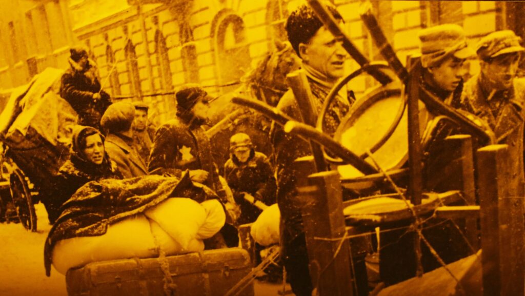 educadora-de-sp-e-afastada-apos-recomendar-biografias-de-hitler-e-mussolini-sao-paulo-sp-22-01-2026-exposicao-permanente-do-memorial-do-holocausto-de-sao-paulo-foto-rovena-rosa-agencia-brasil-tvt-news