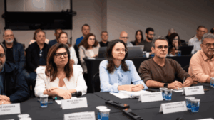 Da Redação 8 proposta-negociada-por-bancarios-preve-reposicao-da-inflacao-manutencao-de-direitos-e-novas-regras-sobre-saude-tecnologia-e-demissoes-foto-seeb-sp