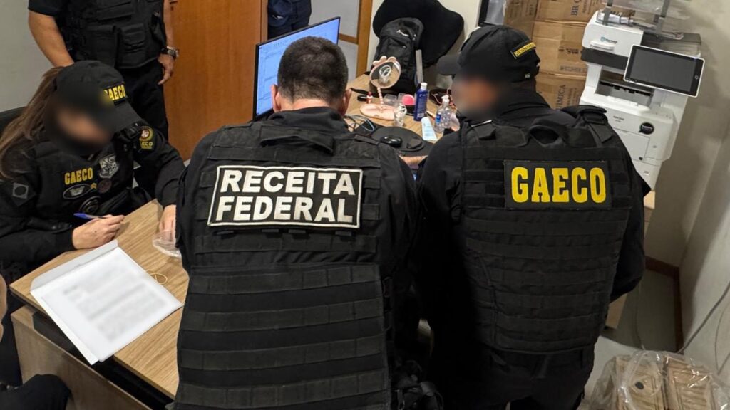Carbono Oculto: Receita Federal e Gaeco fazem operação que mira conexão da Faria Lima com PCC 12 operacao-credito-oculto-receita-federal-e-gaeco-identificam-novas-conexoes-financeiras-de-investigados-da-operacao-carbono-oculto-tvt-news