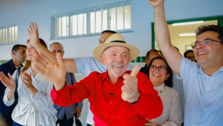 o-presidente-da-republica-luiz-inacio-lula-da-silva-durante-visita-ao-centro-estadual-de-tempo-integral-profa-julia-nunes-alves-em-itarare-teresina-pi-foto-ricardo-stuckert