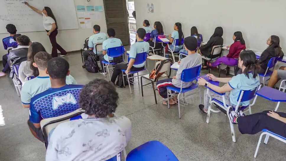 em-20-anos-pisa-mostra-que-aprendizagem-no-pais-evoluiu-em-matematica-ciencias-e-leitura-foto-rafa-neddermeyer-agencia-brasil