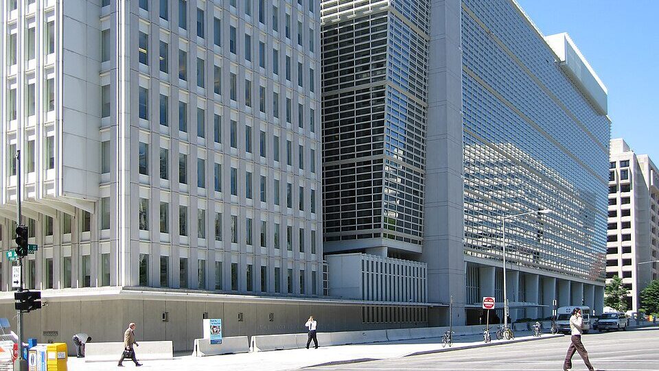 parceria-de-us-500-mil-com-a-cia-preve-treinamento-e-mentoria-para-profissionais-dos-eua-em-escritorios-da-instituicao-na-america-latina-foto-sede-do-banco-mundial-em-washington-wikipedia