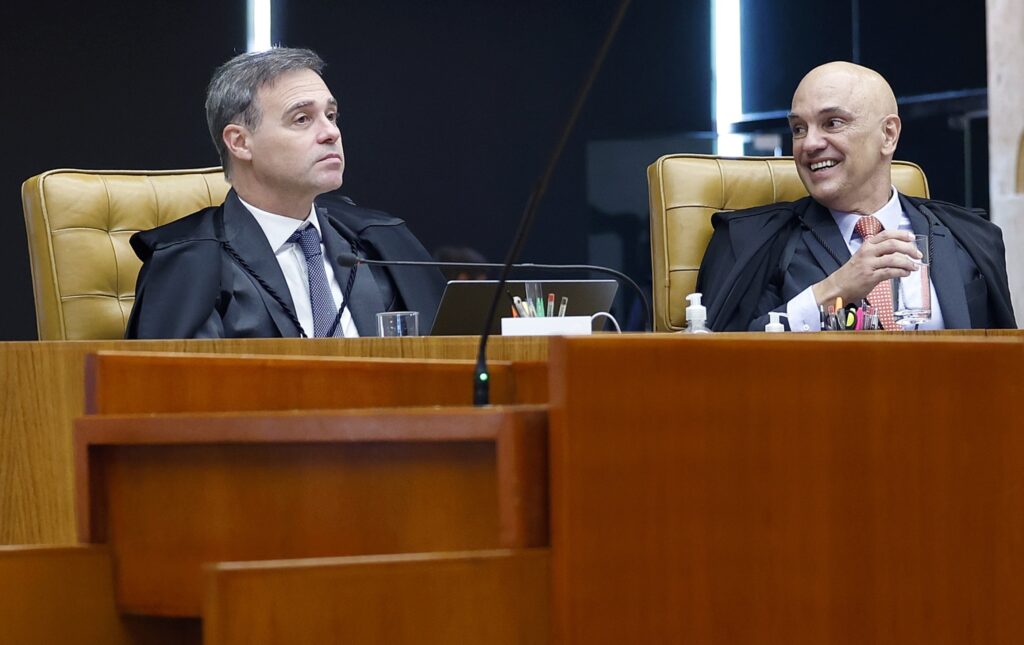 Fachin separa acusações contra Mendonça do inquérito das fake news 1 Segundo-Moraes,-há-“fortes-indícios-da-prática-de-improbidade-administrativa,-abuso-de-autoridade-e-crime-de-responsabilidade”-por-parte-de-Mendonça.-Foto:-Luiz-Silveira/STF-|-TVT-News