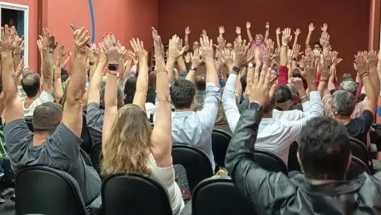 bancarios-aprovam-nova-cct-funcionarios-da-caixa-aprovam-greve-foto-gustavo-mesquita-sindicato-dos-bancarios-de-santos-e-regiao