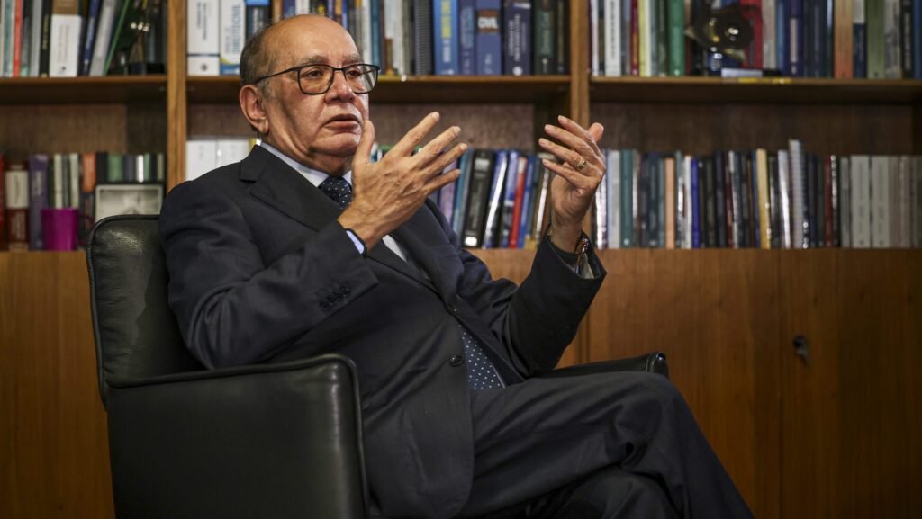 Gilmar-Mendes-propôs-a-Fachin-proibir-delegados-da-PF-de-atuar-em-gabinetes-de-ministros-do-STF.-Foto:-Marcelo-Camargo/Agência-Brasil-|-TVT-News