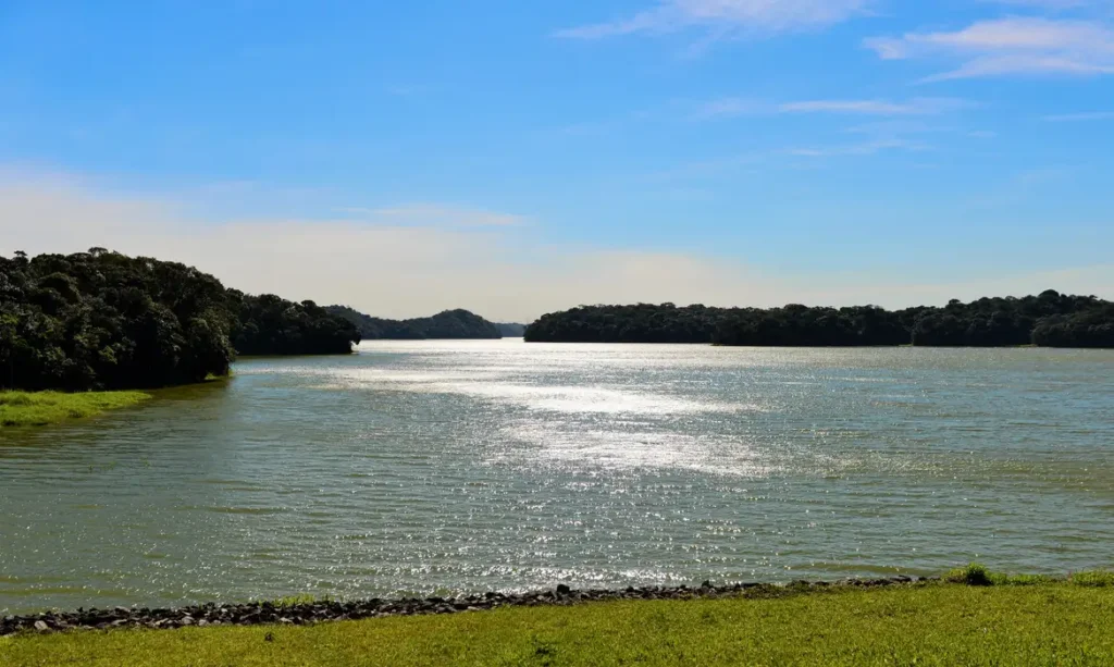 obra-brasilia-df-obra-que-pretende-retirar-4-mil-litros-de-agua-por-segundo-do-braco-rio-pequeno-na-represa-billings-gera-incertezas-de-danos-ambientais-foto-secretaria-de-meio-ambiente-e-protecao-ambiental-tvt-news