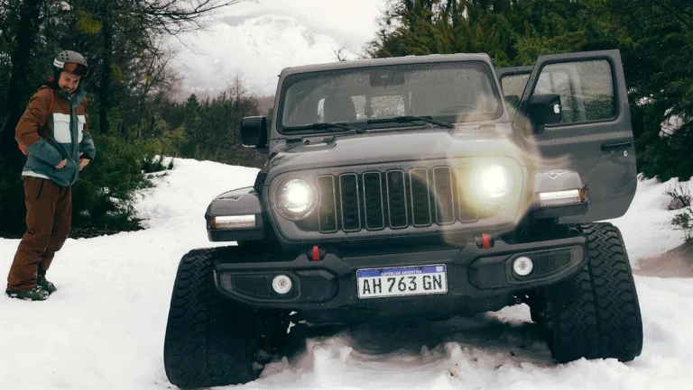 TVTNews 5 stellantis-grupo-responsavel-por-marcas-como-fiat-jeep-e-peugeot-quer-fechar-fabricas-na-argentina-de-milei-espelho-de-flavio-bolsonaro-tvt-news