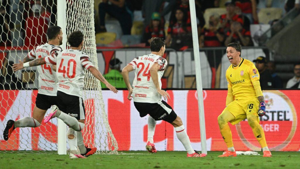 Conmebol rejeita reclamação do Flamengo pela inclusão de Rojo na semifinal da Libertadores 1 estudiantes-libertadores-conmebol