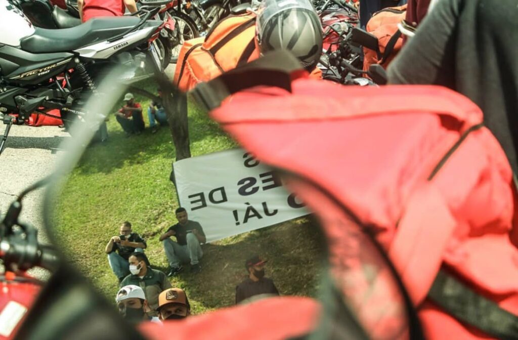 Entregadores fazem motociatas em defesa da democracia pelo Brasil nesta quarta (21) 1