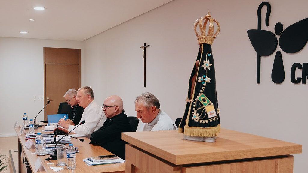 cnbb-bispos-democracia-religiao-papa-bispo-igreja-catolica-nossa-senhora-aparecida-eleicoes-lula-x-flavio-bolsonaro