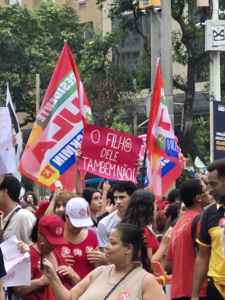 Estudantes ocupam Centro do Rio em ato contra a extrema-direita 3