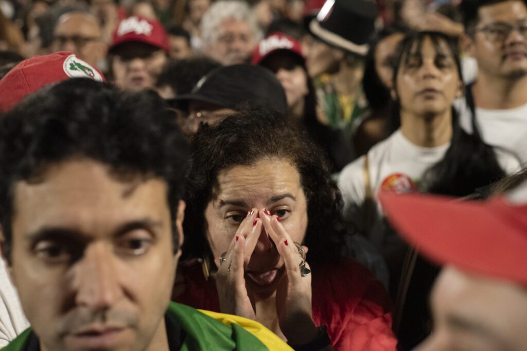 populacao-toma-as-ruas-da-avenida-paulista-em-sao-paulo-para-comemorar-reeleiçao-de-lula-emanuela-godoy-tvt-news