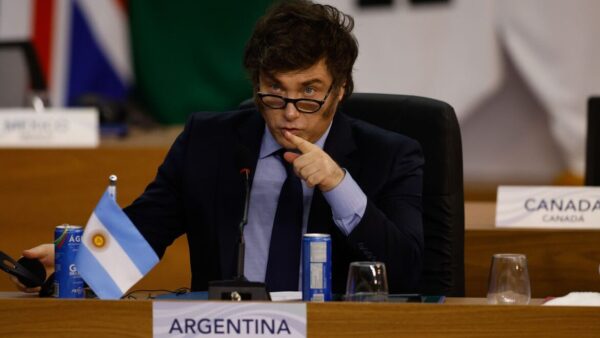 porta-voz-da-casa-rosada-afirmou-que-argentina-tomou-conhecimento-do-resultado-mas-nao-publicara-nota-oficial-milei-apoiou-flavio-bolsonaro-durante-a-campanha-foto-tania-rego-agencia-brasil