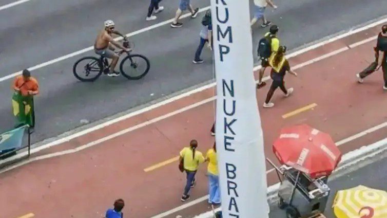 TVTNews 13 missil-trump-paulista-bolsonaristas-ato-flavio-bolsonaro-bomba-nuclear-trump
