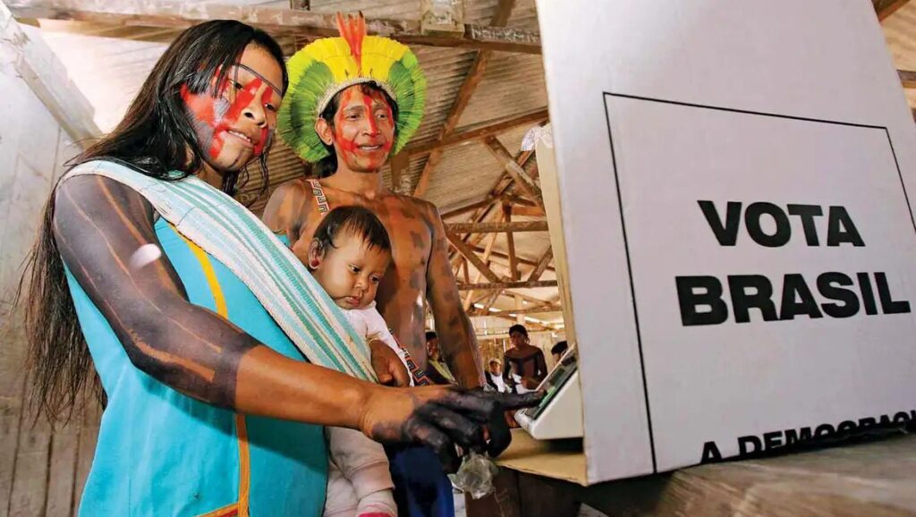 justica-determina-que-uniao-garanta-transporte-gratuito-alimentacao-e-apoio-de-interpretes-a-eleitores-indigenas-em-todo-o-pais-no-segundo-turno-apos-denuncias-de-dificuldades-de-deslocamento-e-barreiras-linguisticas-no-primeiro-turno-foto-agencia-publica-divulgacao